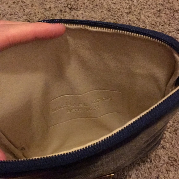 Tablet case - Picture 3 of 3